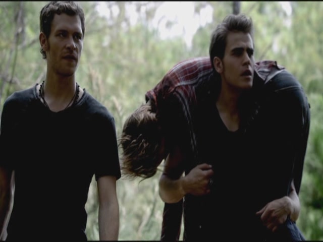 VampireDiariesWorld-dot-org-TVD_3x02TheHybrid2415.jpg
