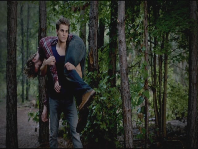 VampireDiariesWorld-dot-org-TVD_3x02TheHybrid2429.jpg