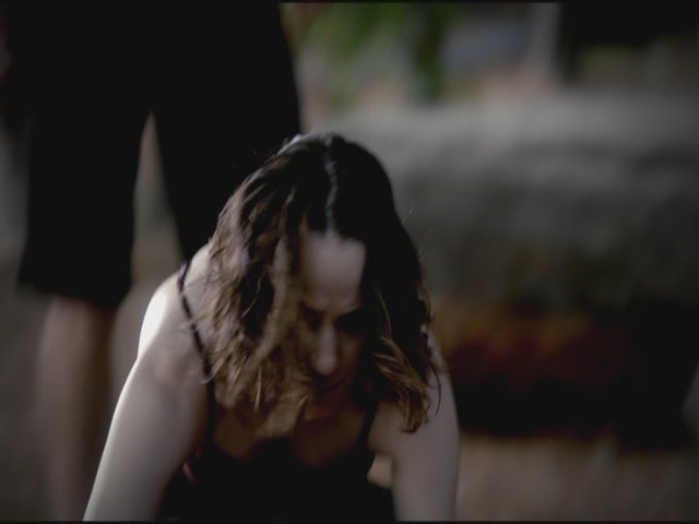 VampireDiariesWorld-dot-org-TVD_3x02TheHybrid2435.jpg