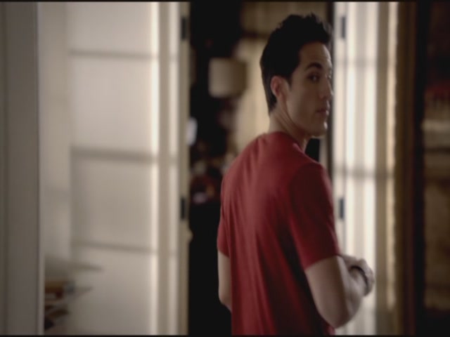 VampireDiariesWorld-dot-org-TVD_3x02TheHybrid2506.jpg