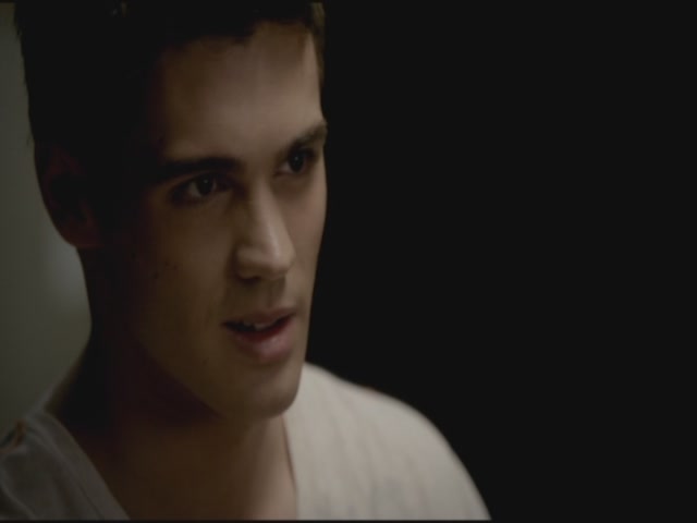 VampireDiariesWorld-dot-org-TVD_3x02TheHybrid2635.jpg