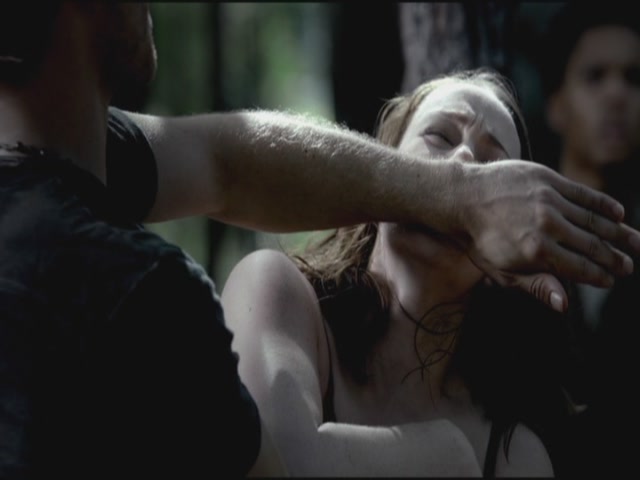 VampireDiariesWorld-dot-org-TVD_3x02TheHybrid2785.jpg