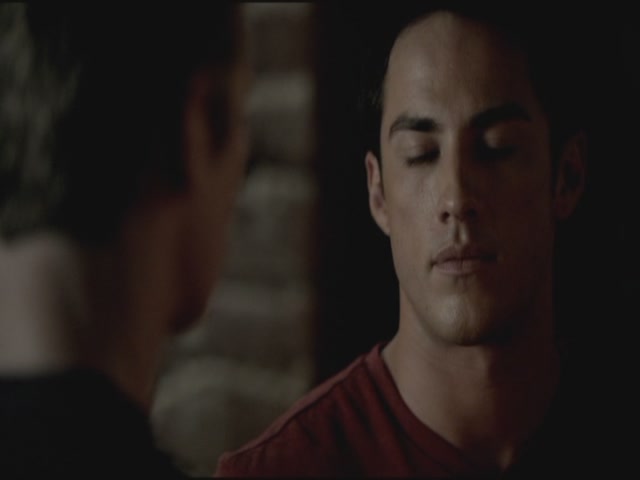 VampireDiariesWorld-dot-org-TVD_3x02TheHybrid2828.jpg