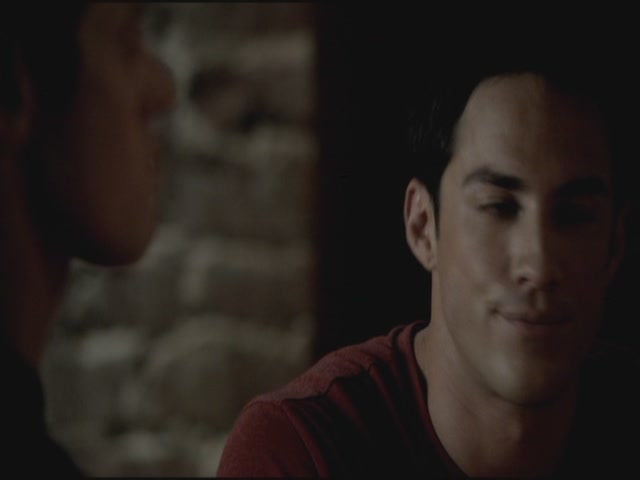 VampireDiariesWorld-dot-org-TVD_3x02TheHybrid2846.jpg