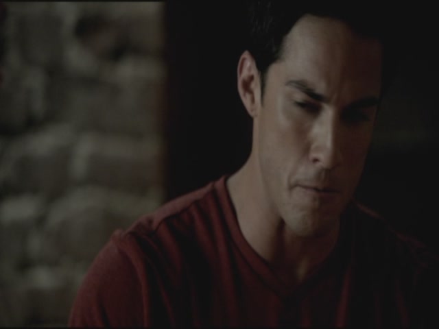 VampireDiariesWorld-dot-org-TVD_3x02TheHybrid2864.jpg
