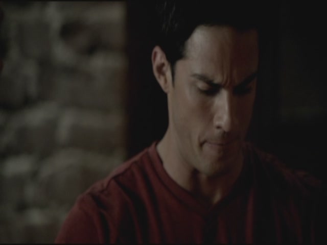 VampireDiariesWorld-dot-org-TVD_3x02TheHybrid2865.jpg