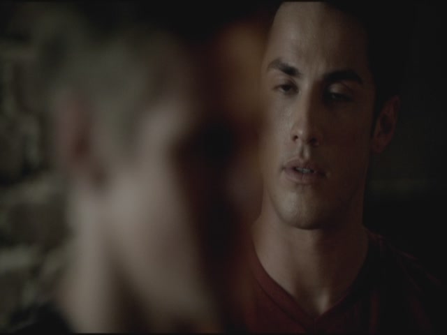 VampireDiariesWorld-dot-org-TVD_3x02TheHybrid2879.jpg
