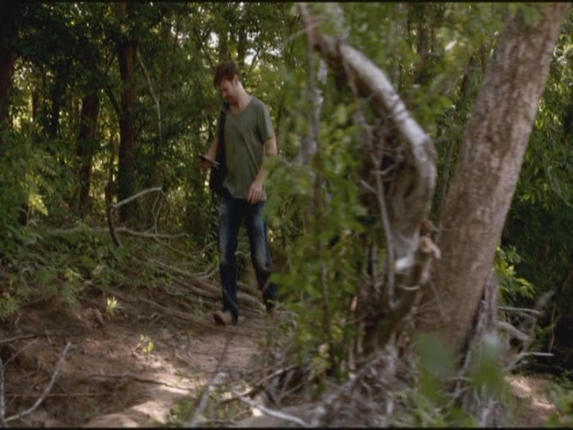 VampireDiariesWorld-dot-org-TVD_3x02TheHybrid2932.jpg
