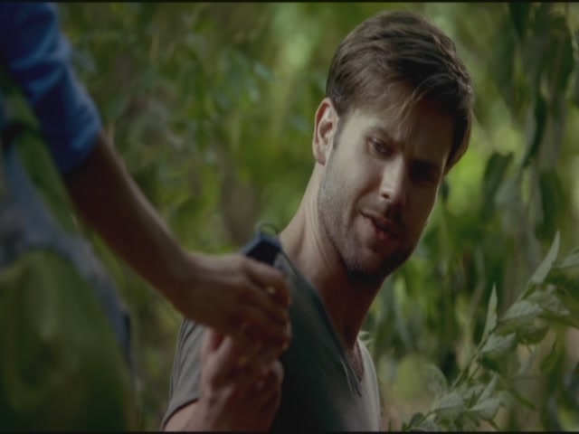 VampireDiariesWorld-dot-org-TVD_3x02TheHybrid2958.jpg