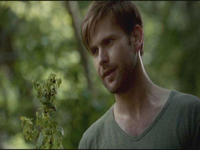 VampireDiariesWorld-dot-org-TVD_3x02TheHybrid3031.jpg
