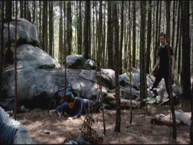 VampireDiariesWorld-dot-org-TVD_3x02TheHybrid3273.jpg