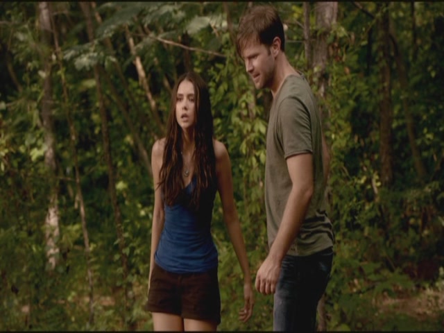 VampireDiariesWorld-dot-org-TVD_3x02TheHybrid3421.jpg