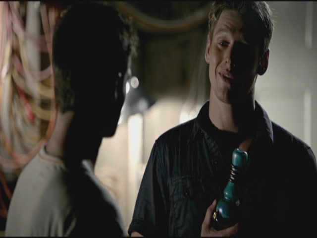 VampireDiariesWorld-dot-org-TVD_3x02TheHybrid3449.jpg