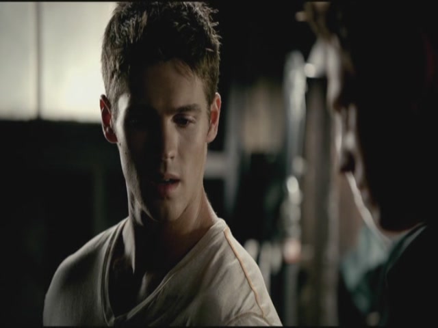 VampireDiariesWorld-dot-org-TVD_3x02TheHybrid3465.jpg