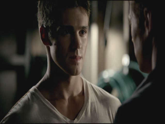 VampireDiariesWorld-dot-org-TVD_3x02TheHybrid3483.jpg