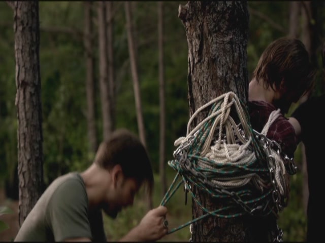 VampireDiariesWorld-dot-org-TVD_3x02TheHybrid3506.jpg