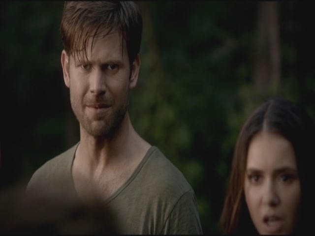 VampireDiariesWorld-dot-org-TVD_3x02TheHybrid3540.jpg