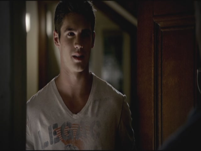 VampireDiariesWorld-dot-org-TVD_3x02TheHybrid3894.jpg