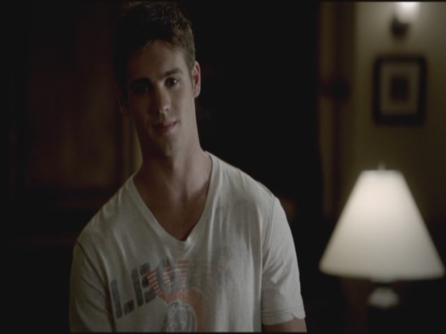 VampireDiariesWorld-dot-org-TVD_3x02TheHybrid3951.jpg