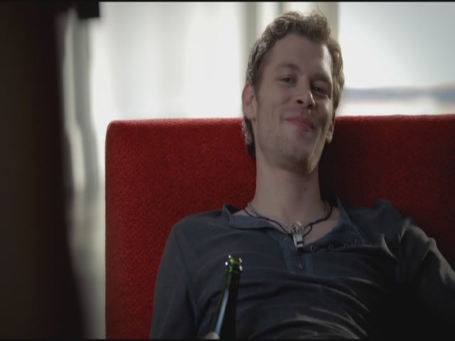 VampireDiariesWorld-dot-org-TVD_3x04DisturbingBehavior0035.jpg