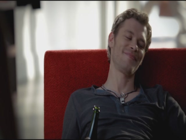 VampireDiariesWorld-dot-org-TVD_3x04DisturbingBehavior0048.jpg