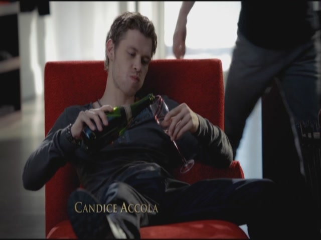 VampireDiariesWorld-dot-org-TVD_3x04DisturbingBehavior0070.jpg