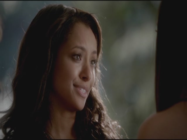 VampireDiariesWorld-dot-org-TVD_3x04DisturbingBehavior0289.jpg