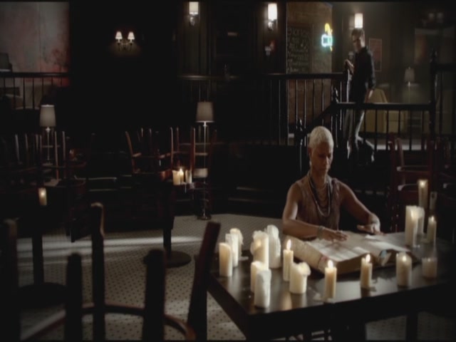 VampireDiariesWorld-dot-org-TVD_3x04DisturbingBehavior0418.jpg