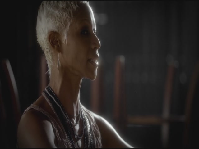 VampireDiariesWorld-dot-org-TVD_3x04DisturbingBehavior0424.jpg