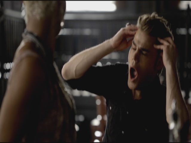 VampireDiariesWorld-dot-org-TVD_3x04DisturbingBehavior0888.jpg