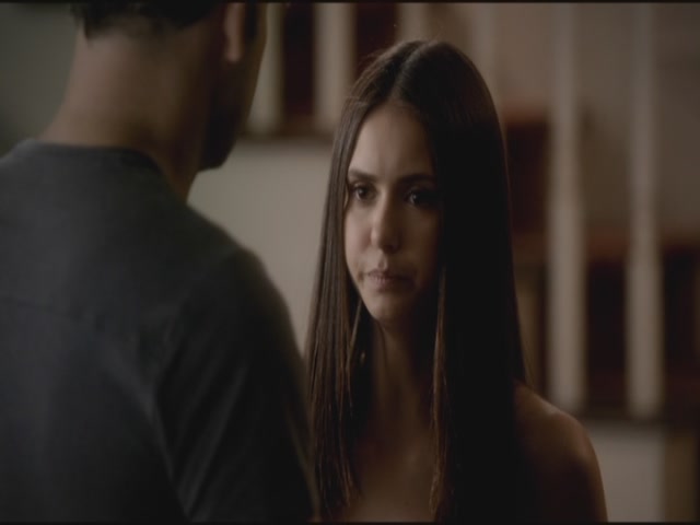 VampireDiariesWorld-dot-org-TVD_3x04DisturbingBehavior1180.jpg