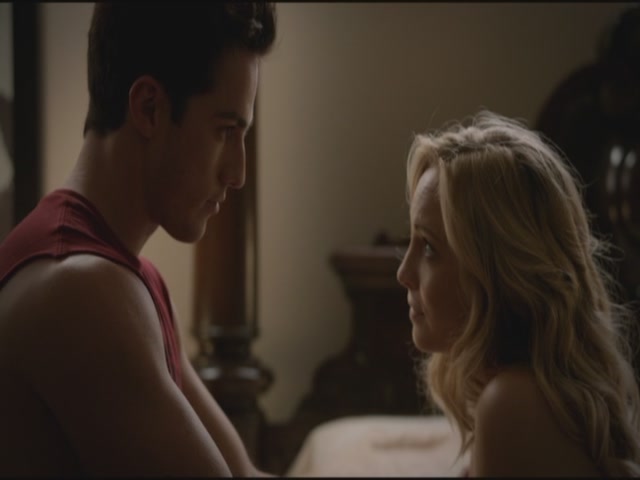 VampireDiariesWorld-dot-org-TVD_3x04DisturbingBehavior1378.jpg