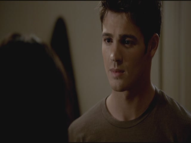 VampireDiariesWorld-dot-org-TVD_3x04DisturbingBehavior1611.jpg