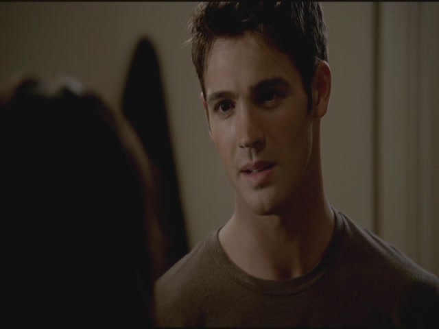 VampireDiariesWorld-dot-org-TVD_3x04DisturbingBehavior1626.jpg