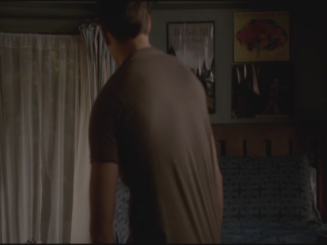 VampireDiariesWorld-dot-org-TVD_3x04DisturbingBehavior1651.jpg