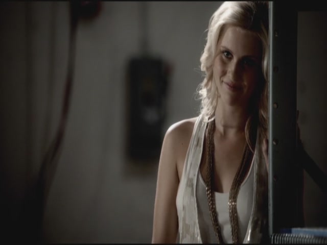 VampireDiariesWorld-dot-org-TVD_3x04DisturbingBehavior1691.jpg