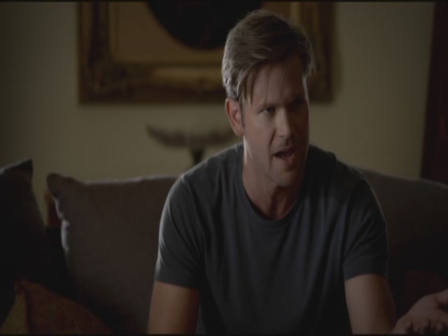 VampireDiariesWorld-dot-org-TVD_3x04DisturbingBehavior2027.jpg