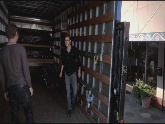 VampireDiariesWorld-dot-org-TVD_3x04DisturbingBehavior2207.jpg