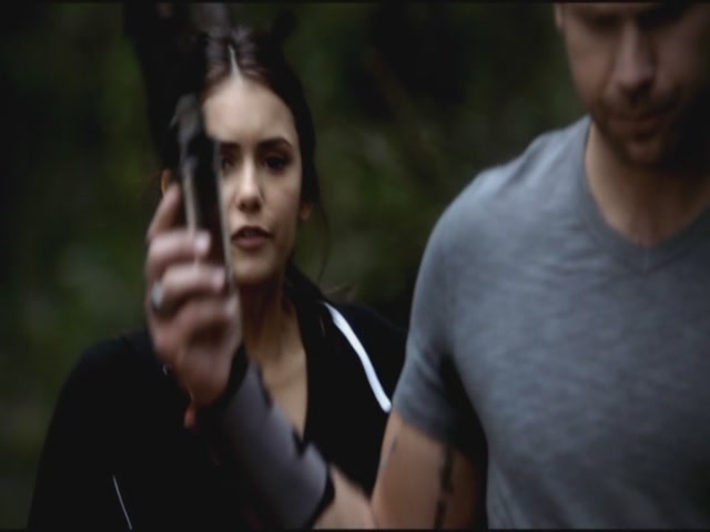 VampireDiariesWorld-dot-org-S3TVD_3x06SmellsLikeTeenSpirit0072.jpg