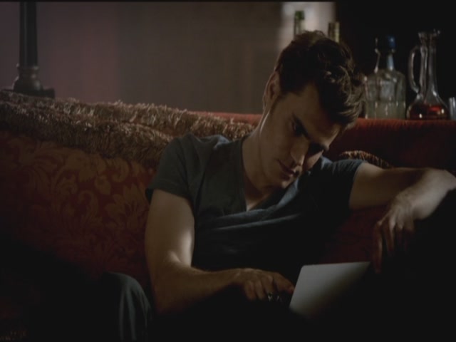 VampireDiariesWorld-dot-org-S3TVD_3x06SmellsLikeTeenSpirit0211.jpg