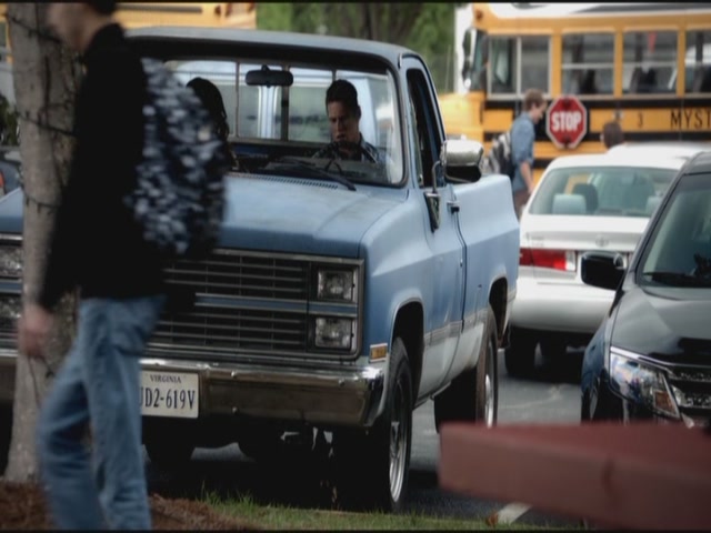 VampireDiariesWorld-dot-org-S3TVD_3x06SmellsLikeTeenSpirit0360.jpg