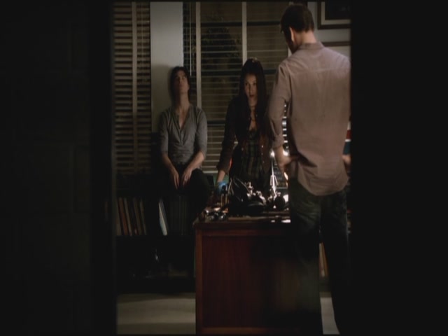 VampireDiariesWorld-dot-org-S3TVD_3x06SmellsLikeTeenSpirit1051.jpg