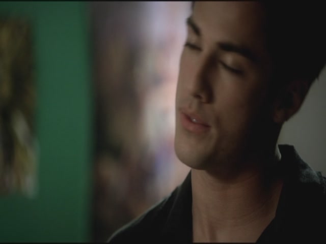 VampireDiariesWorld-dot-org-S3TVD_3x06SmellsLikeTeenSpirit1093.jpg