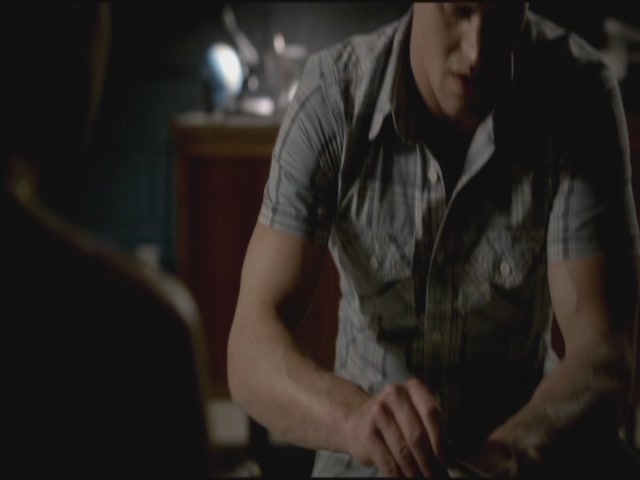 VampireDiariesWorld-dot-org-S3TVD_3x06SmellsLikeTeenSpirit1747.jpg