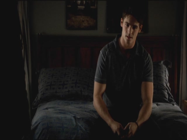 VampireDiariesWorld-dot-org-S3TVD_3x06SmellsLikeTeenSpirit2163.jpg