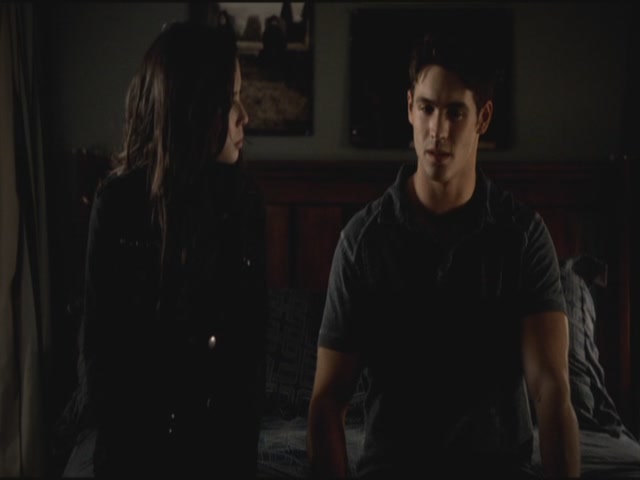 VampireDiariesWorld-dot-org-S3TVD_3x06SmellsLikeTeenSpirit2189.jpg