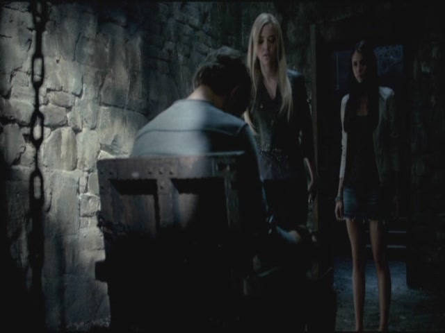 VampireDiariesWorld-dot-org-S3TVD_3x07GhostWorld0936.jpg
