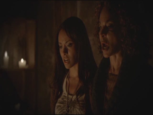 VampireDiariesWorld-dot-org-S3TVD_3x07GhostWorld1927.jpg