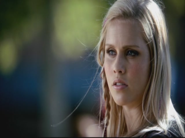 VampireDiariesWorld-dot-org-S3TVD_3x08OrdinaryPeople0320.jpg