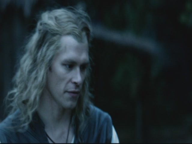VampireDiariesWorld-dot-org-S3TVD_3x08OrdinaryPeople0393.jpg